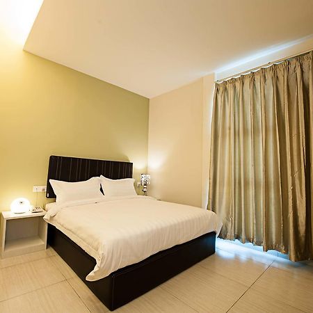Putatan Seven Hotel מראה חיצוני תמונה