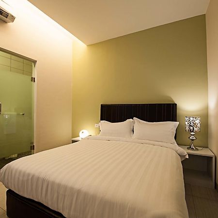 Putatan Seven Hotel מראה חיצוני תמונה