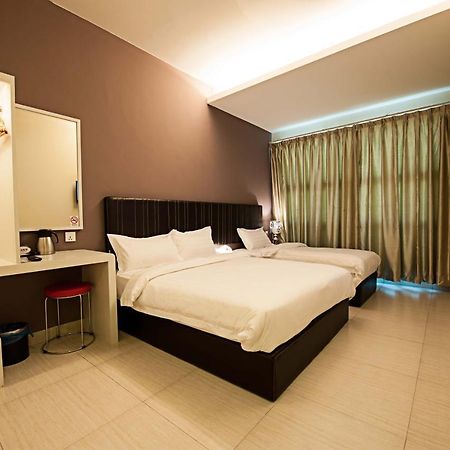 Putatan Seven Hotel מראה חיצוני תמונה