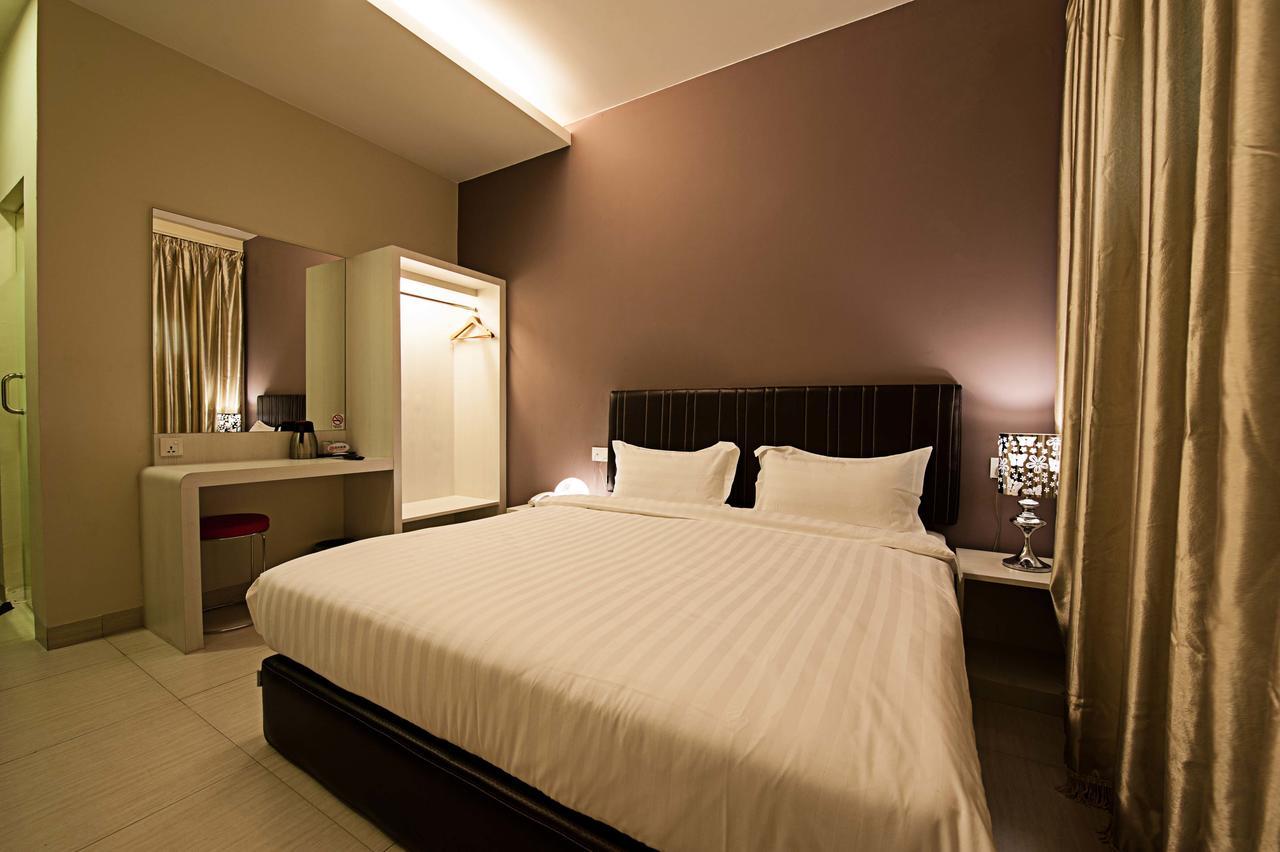 Putatan Seven Hotel מראה חיצוני תמונה