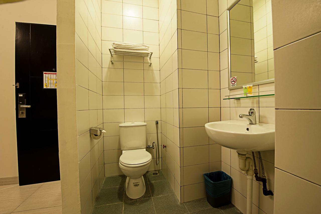 Putatan Seven Hotel מראה חיצוני תמונה