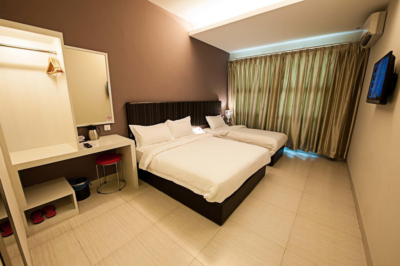 Putatan Seven Hotel מראה חיצוני תמונה