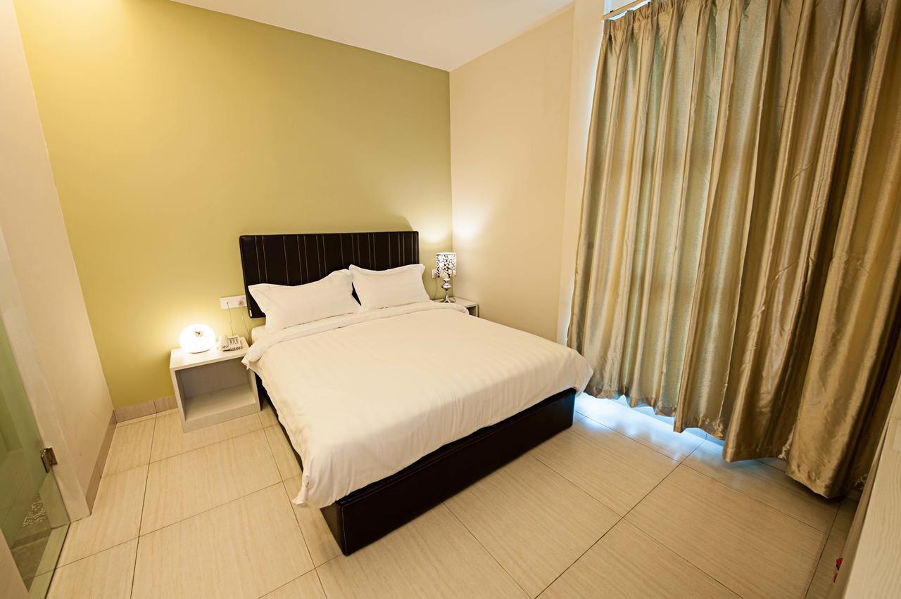Putatan Seven Hotel מראה חיצוני תמונה