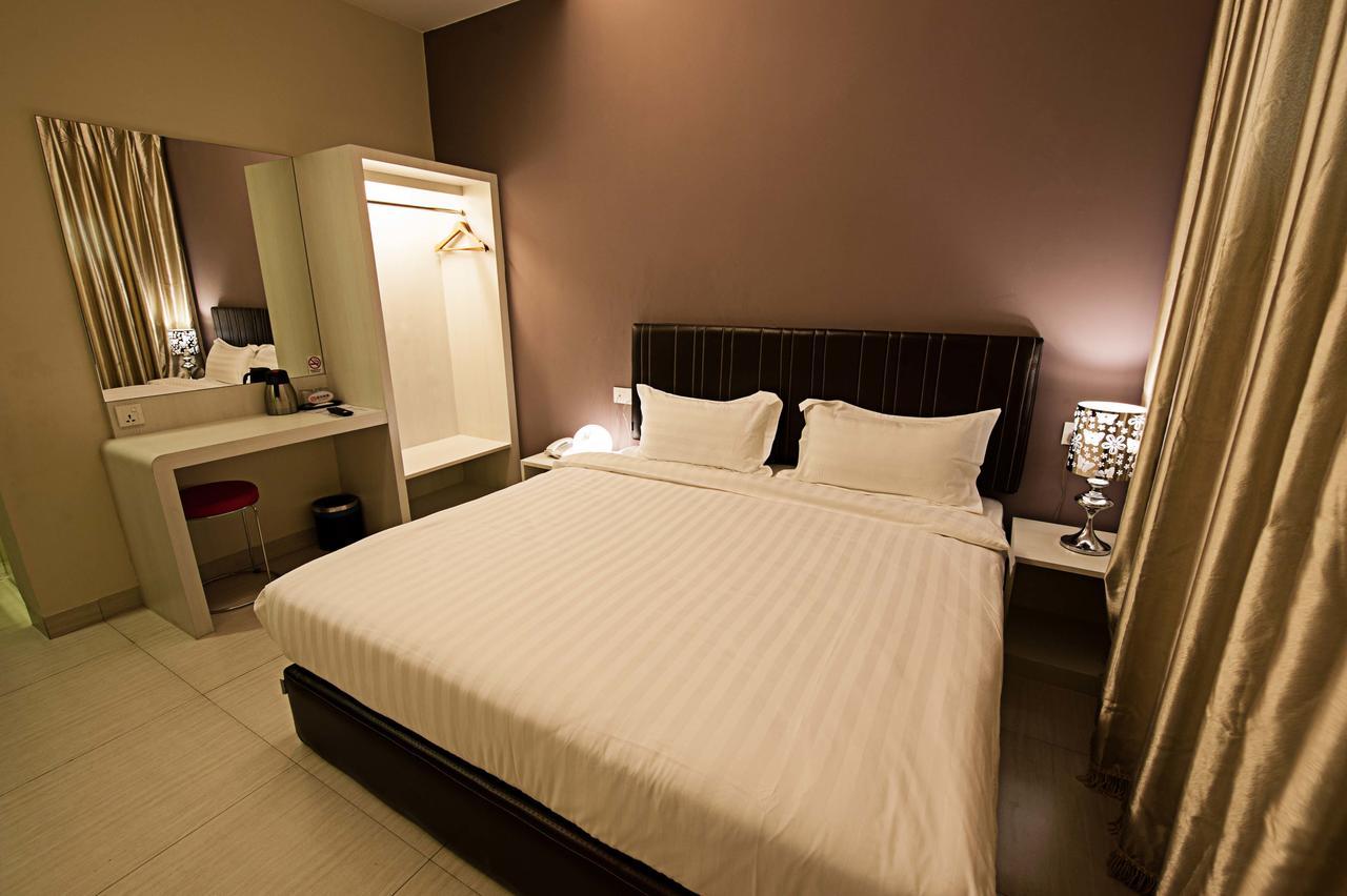 Putatan Seven Hotel מראה חיצוני תמונה
