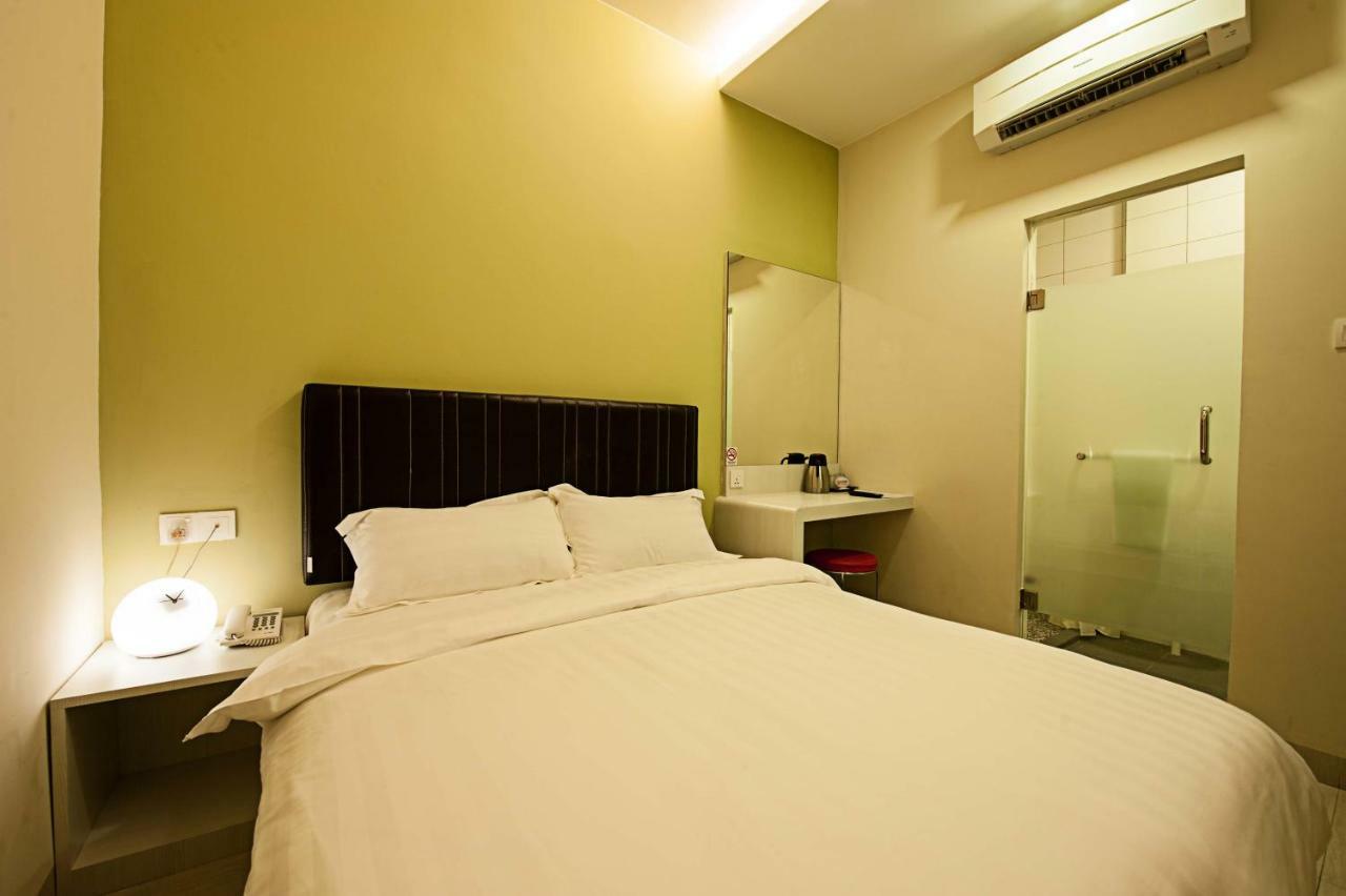 Putatan Seven Hotel מראה חיצוני תמונה